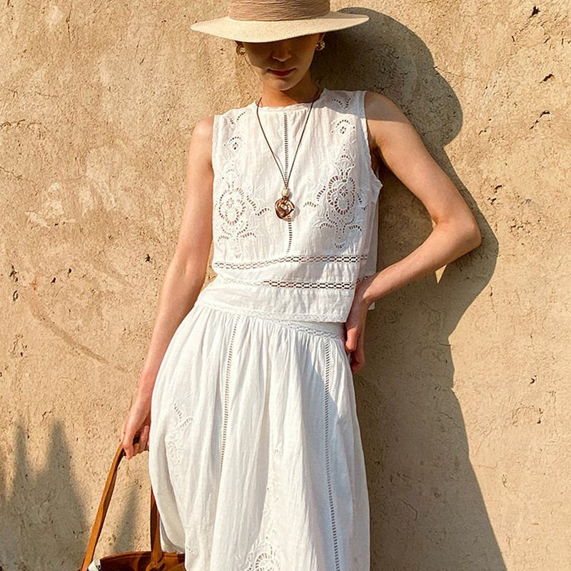Francuski Projektant Boho Biał – Embroidery Uniforms recenzja i cena