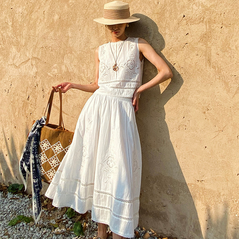 Francuski Projektant Boho Biał – Embroidery Uniforms recenzja i cena