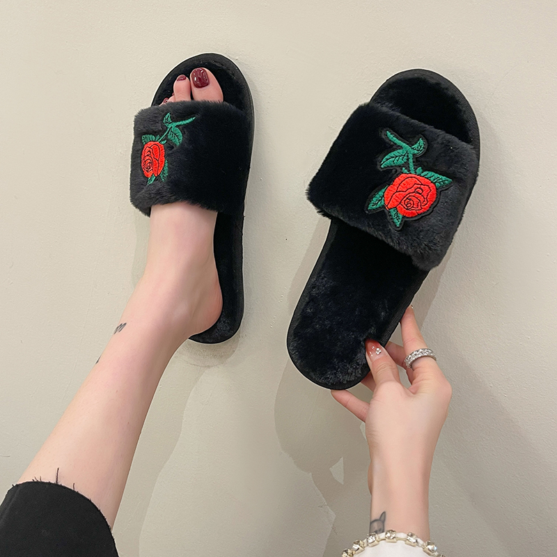 Damskie jesienno-zimowe kapcie – Embroidery Shoes recenzja i cena
