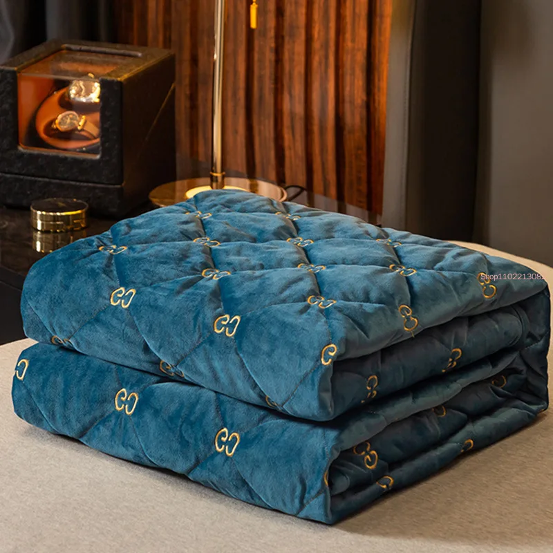Haftowany pokrowiec na materac – Embroidery Quilt Cover recenzja i cena