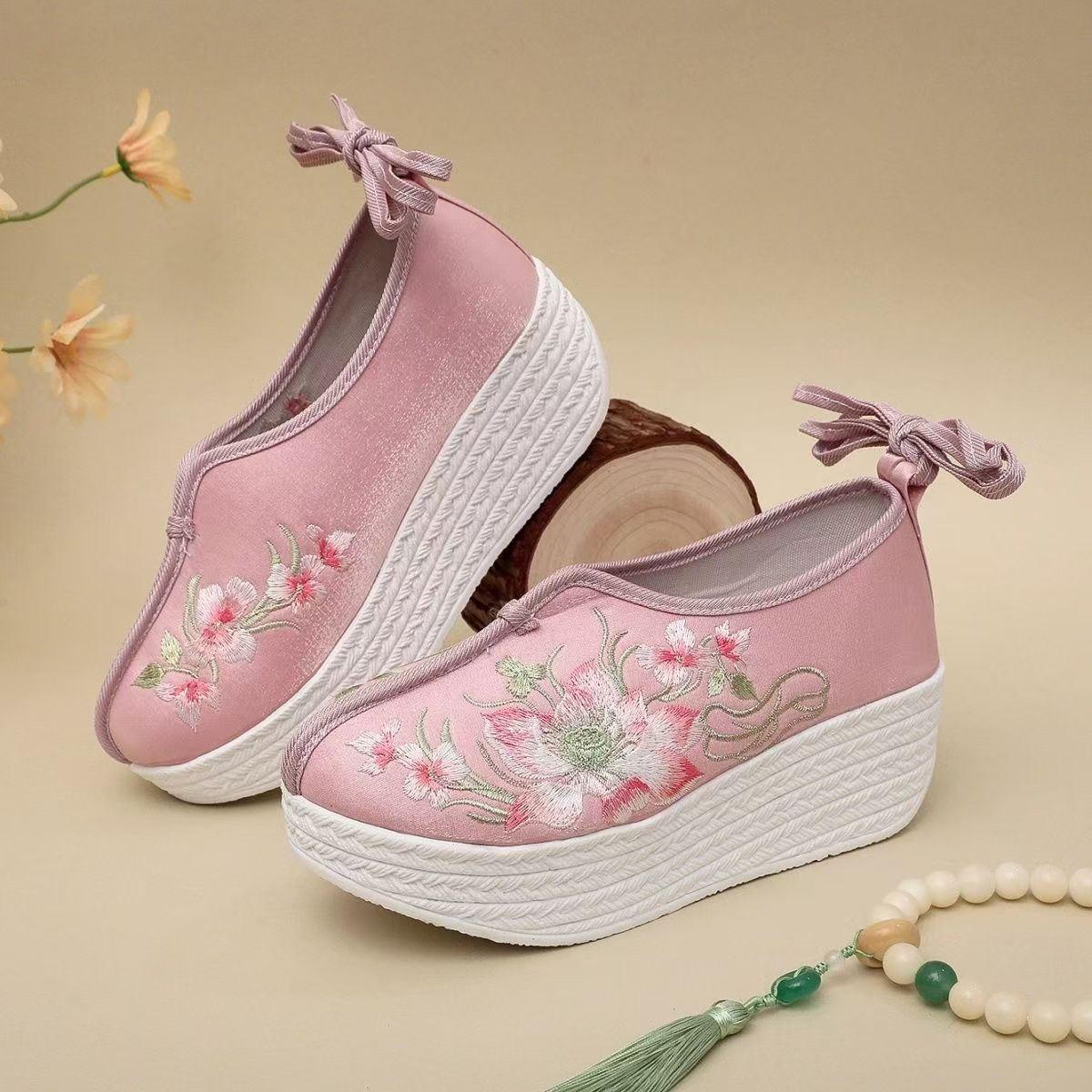 Damskie etniczne buty na kotur – Embroidery Shoes recenzja i cena